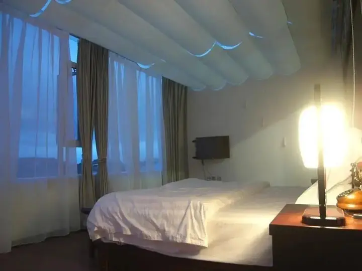 Дали: Dali Encounter Hotel