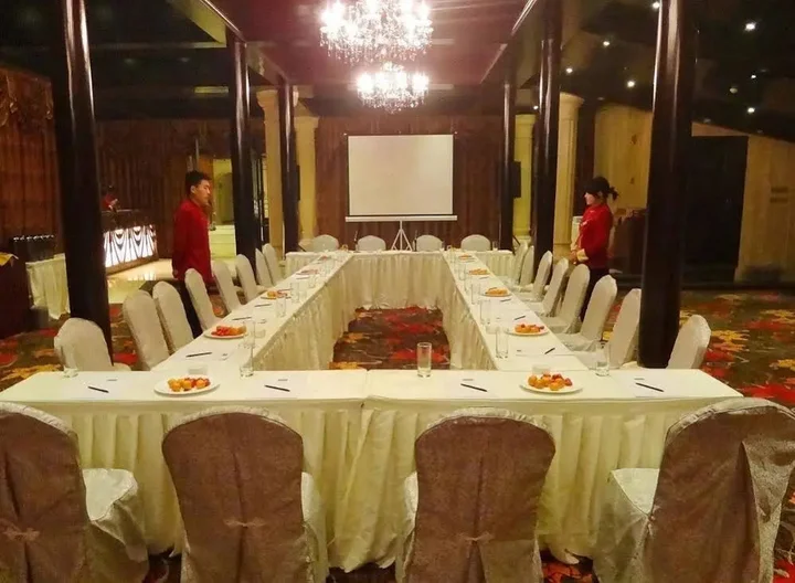 Лешан: Lingxiu Impression Hotel Emei