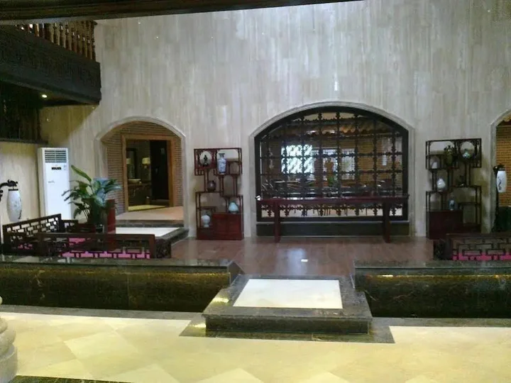 Лешан: Lingxiu Impression Hotel Emei