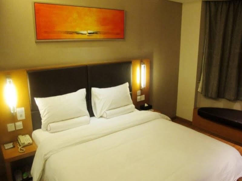 Чэнду: JI Hotel Wuhou