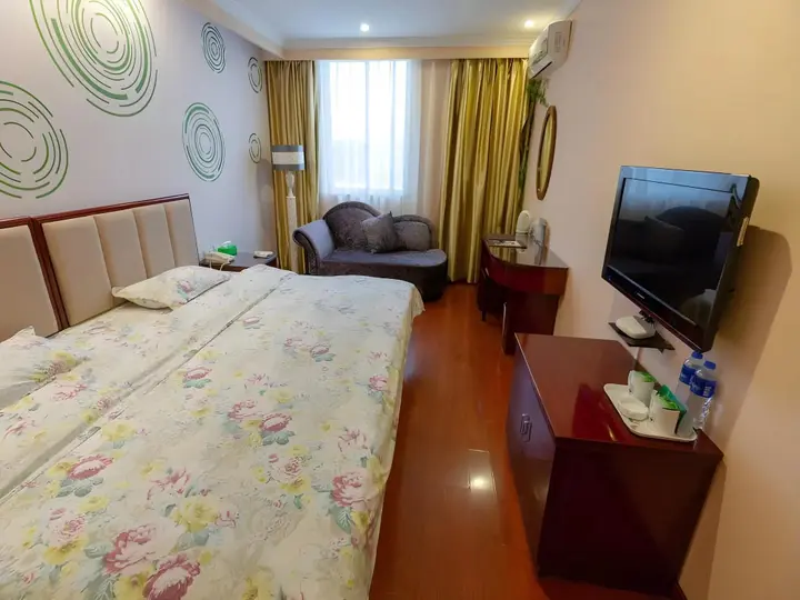 Чжэньцзян: GreenTree Inn ZhenJiang Jurong New Bus Station Express Hotel