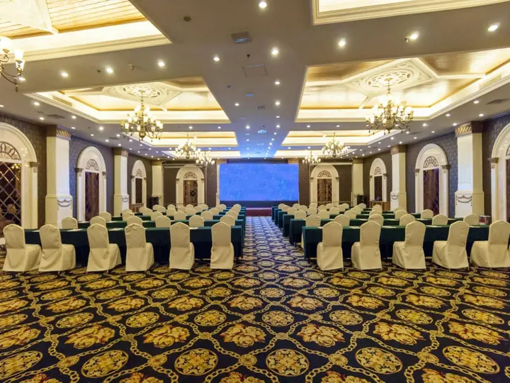 Циндао: Grand Regency Hotel