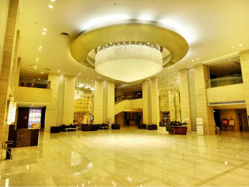 Шанхай: Sovereign Hotel