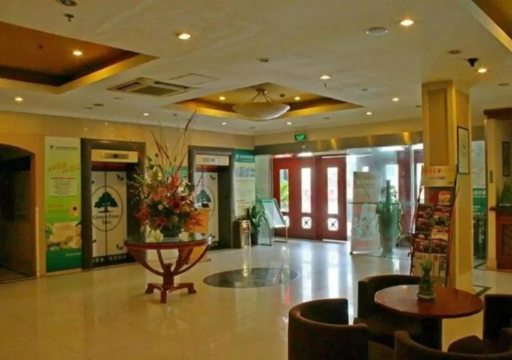 Шанхай: GreenTree Inn ShangHai WuNing Road ZhenPing Road Metro Station Busines