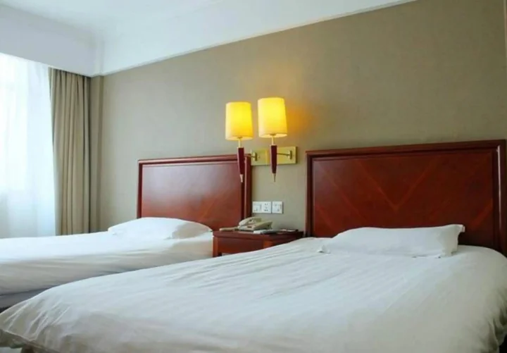 Шанхай: GreenTree Inn ShangHai WuNing Road ZhenPing Road Metro Station Busines