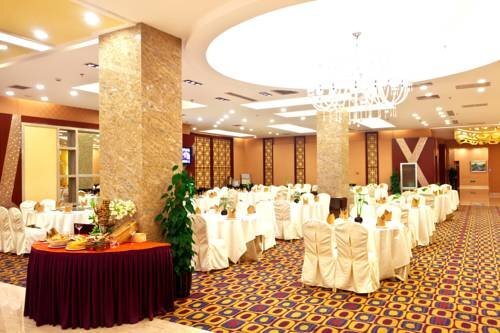 Пекин: HNA Grand Hotel Shijingshan Beijing