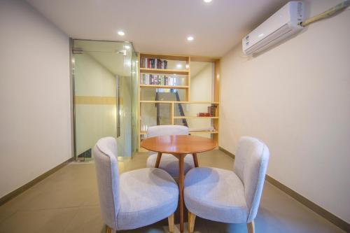 Шанхай: Shanghai Jingda Hotel