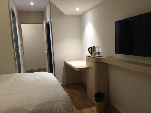 Шанхай: Shanghai Jingda Hotel