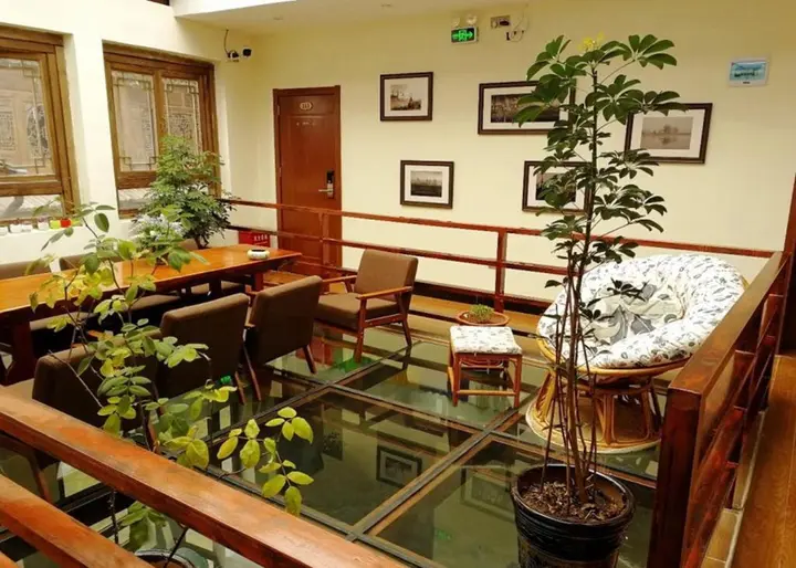 Шангри-Ла: Shangri-La Lamtin Youth Hostel