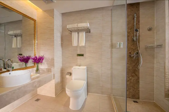 Шанхай: Vienna Hotel Shanghai Happy Valley