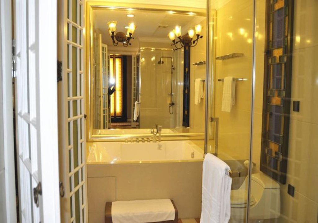 Гуйлинь: The White House Hotel Guilin