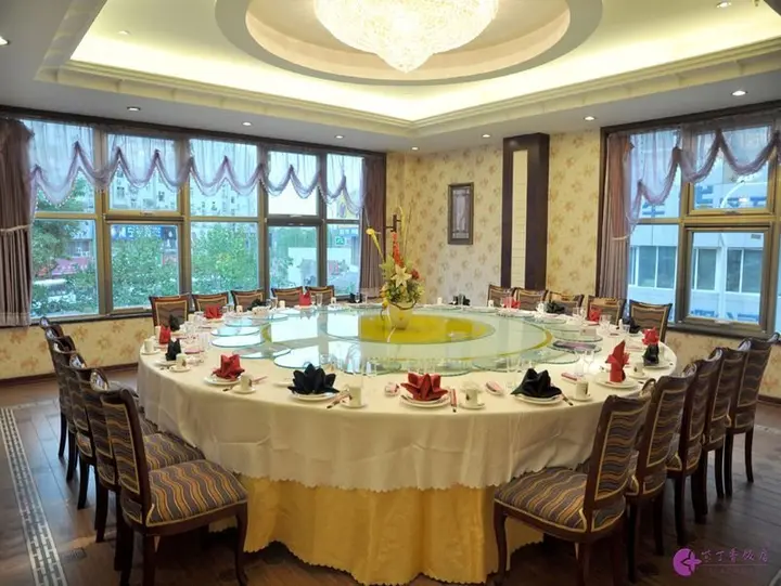 Циндао: Qingdao Lilac Hotel