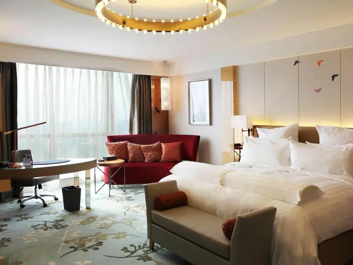 Линьи: Pullman Linyi Lushang