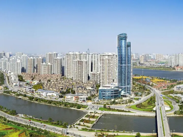 Линьи: Pullman Linyi Lushang