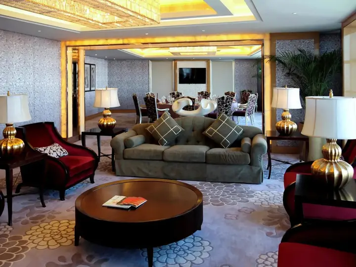 Линьи: Pullman Linyi Lushang