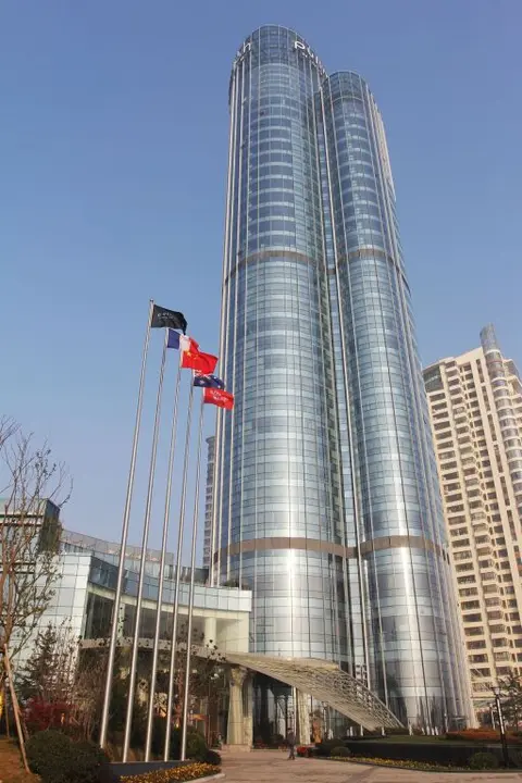 Линьи: Pullman Linyi Lushang