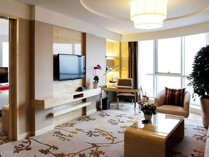 Линьи: Pullman Linyi Lushang