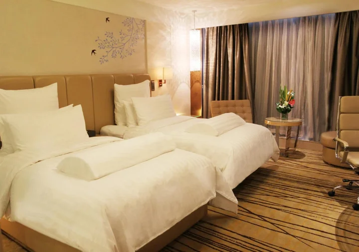 Линьи: Pullman Linyi Lushang