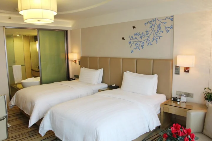 Линьи: Pullman Linyi Lushang