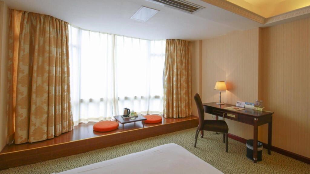 Шэньчжэнь: Vienna Hotel Shenzhen Longgang Shengping