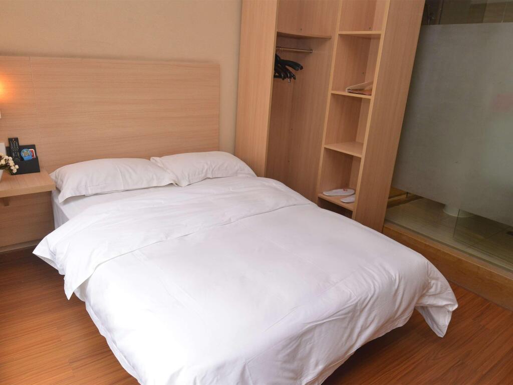 Чунцин: ibis Chongqing Ranjiaba