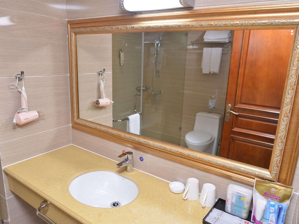 Чунцин: ibis Chongqing Ranjiaba