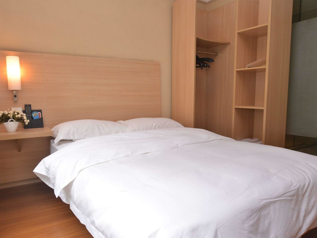 Чунцин: ibis Chongqing Ranjiaba