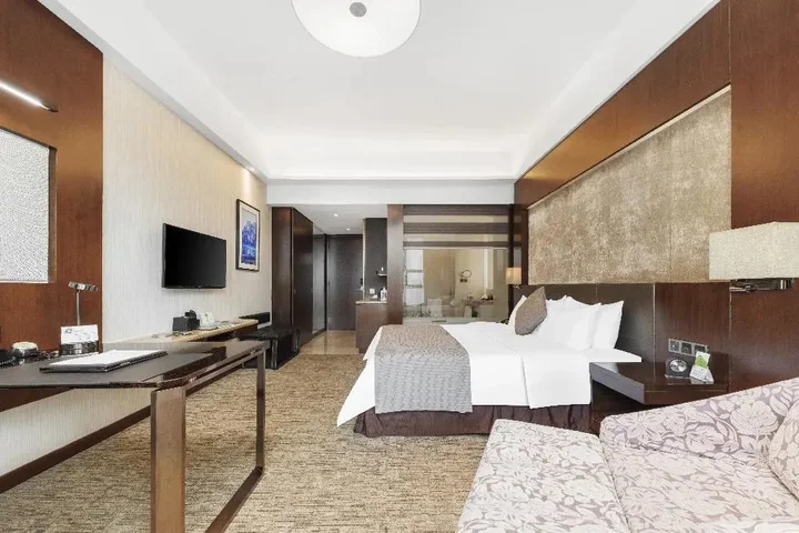 Гуанчжоу: Vanburgh Hotel