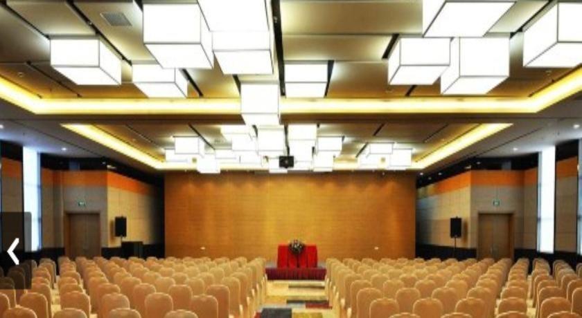 Шанхай: Wisdom Hotel Shanghai