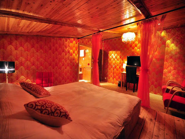 Шангри-Ла: The Cozy Inn