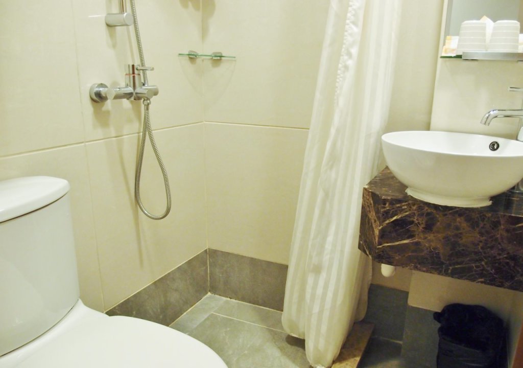 Гонконг: Lander Hotel Prince Edward