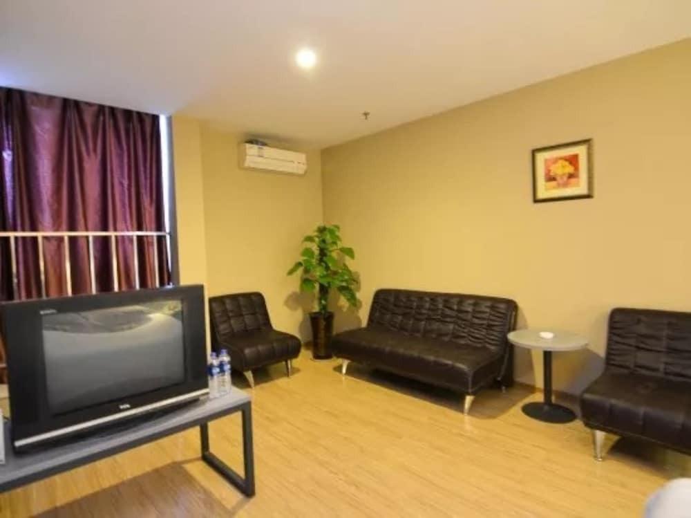 Лоян: Luoyang Aviation E-Home Inn
