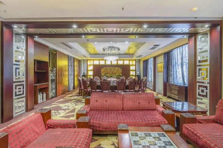 Лоян: Luoyang Aviation Hotel