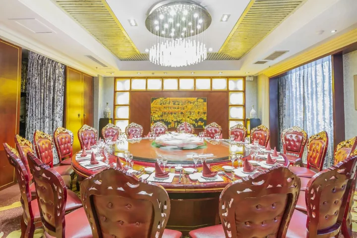 Лоян: Luoyang Aviation Hotel