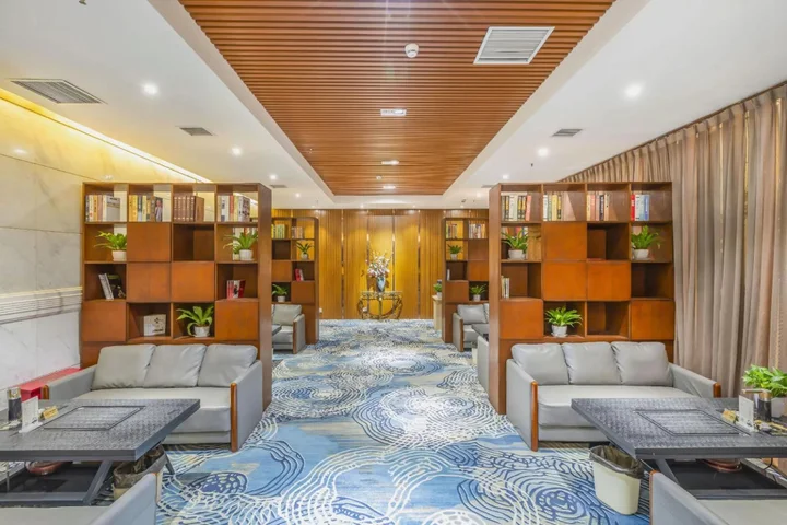 Лоян: Luoyang Aviation Hotel