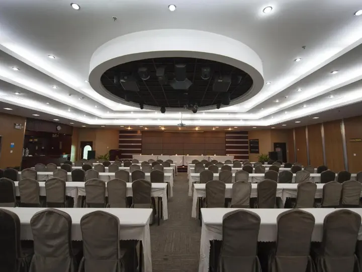 Лоян: Luoyang Aviation Hotel