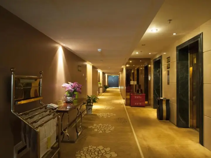 Лоян: Luoyang Aviation Hotel