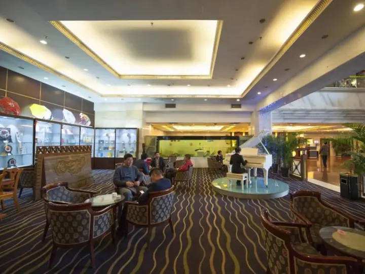 Лоян: Luoyang Aviation Hotel