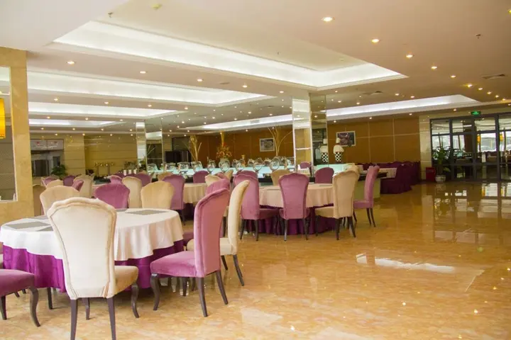 Лоян: Luoyang Peony Hotel