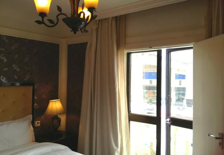 Шанхай: Manhattan Jinling Hotel