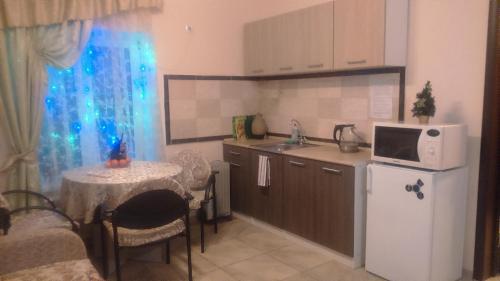 Коломна: Blanket, pillow, BBQ