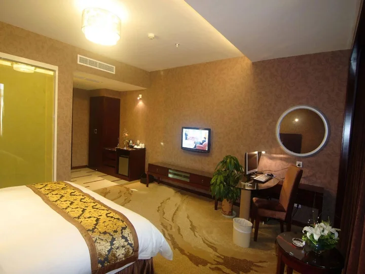 Иу: Byland Star Hotel