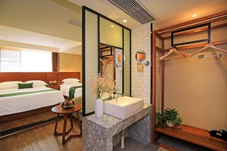Гуйлинь: Immersing Hotel Guihu Branch
