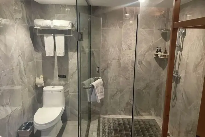 Гуйлинь: Immersing Hotel Guihu Branch