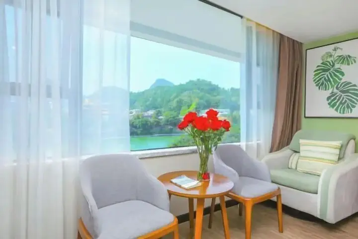 Гуйлинь: Immersing Hotel Guihu Branch