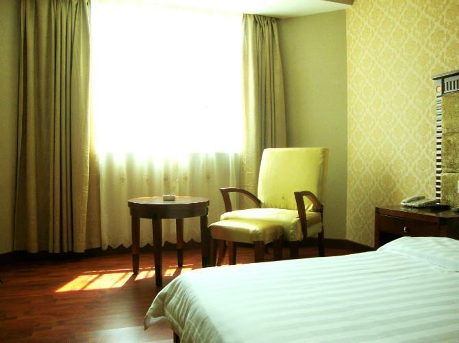Дунгуань: Super 8 Hotel Dongguan Humen Taiping