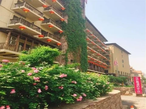Чжэнчжоу: Source Hotel