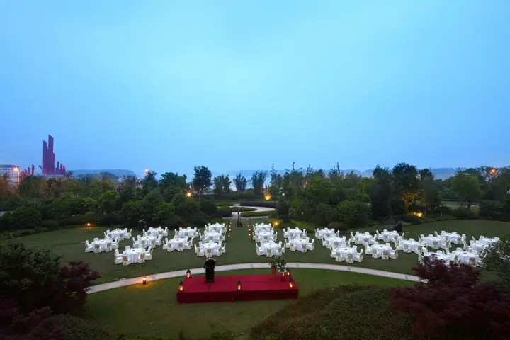 Нанкин: Hilton Nanjing Riverside