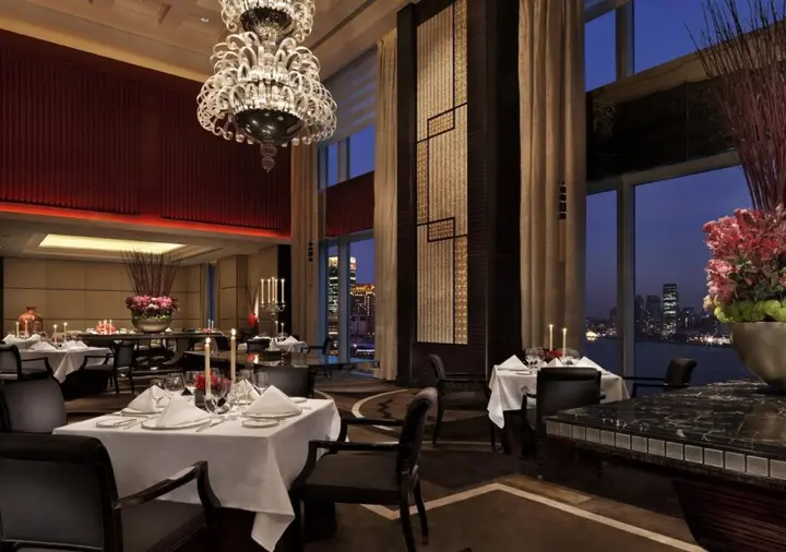 Шанхай: The Peninsula Shanghai