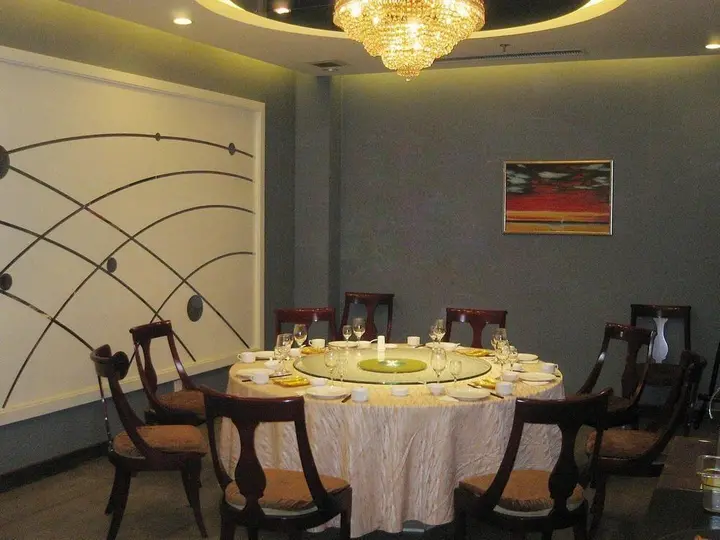 Дунъин: Dongying Blue Horizon Xinyue Hotel